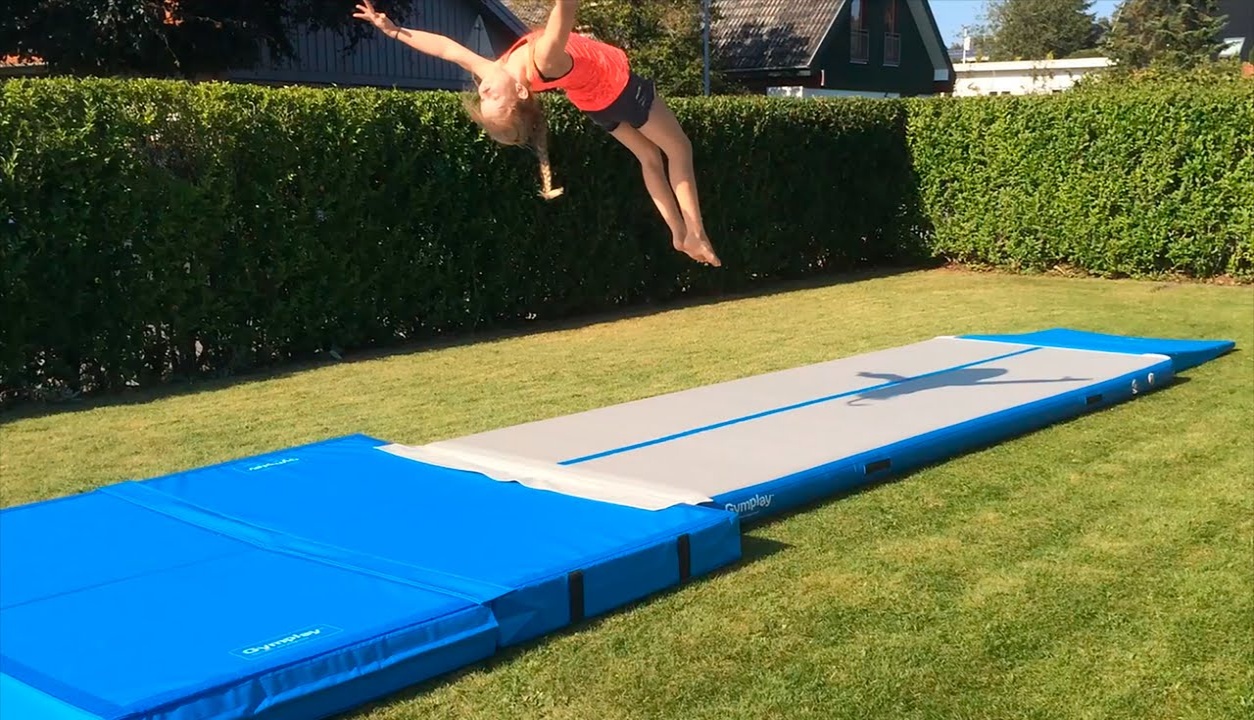 Single Airtrack bane med springboard og landingmat